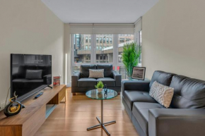 Large 1 Bed Apartment London Cutty Sark Greenwich Close to Canary Wharf - Perfect for Corporates and Tourists